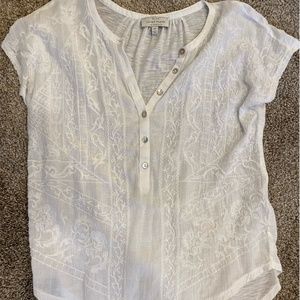 Women's Lucky Brand XS textured white blouse